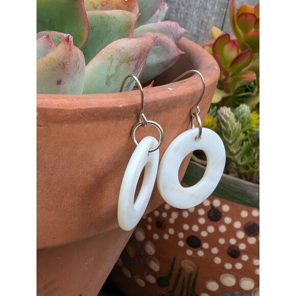 Southwestern Mother of Pearl Earrings // Vintage Fan Earrings - Picture 9 of 9